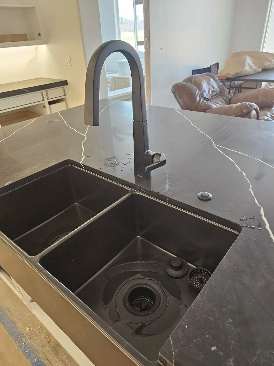 Kitchen sink & faucet